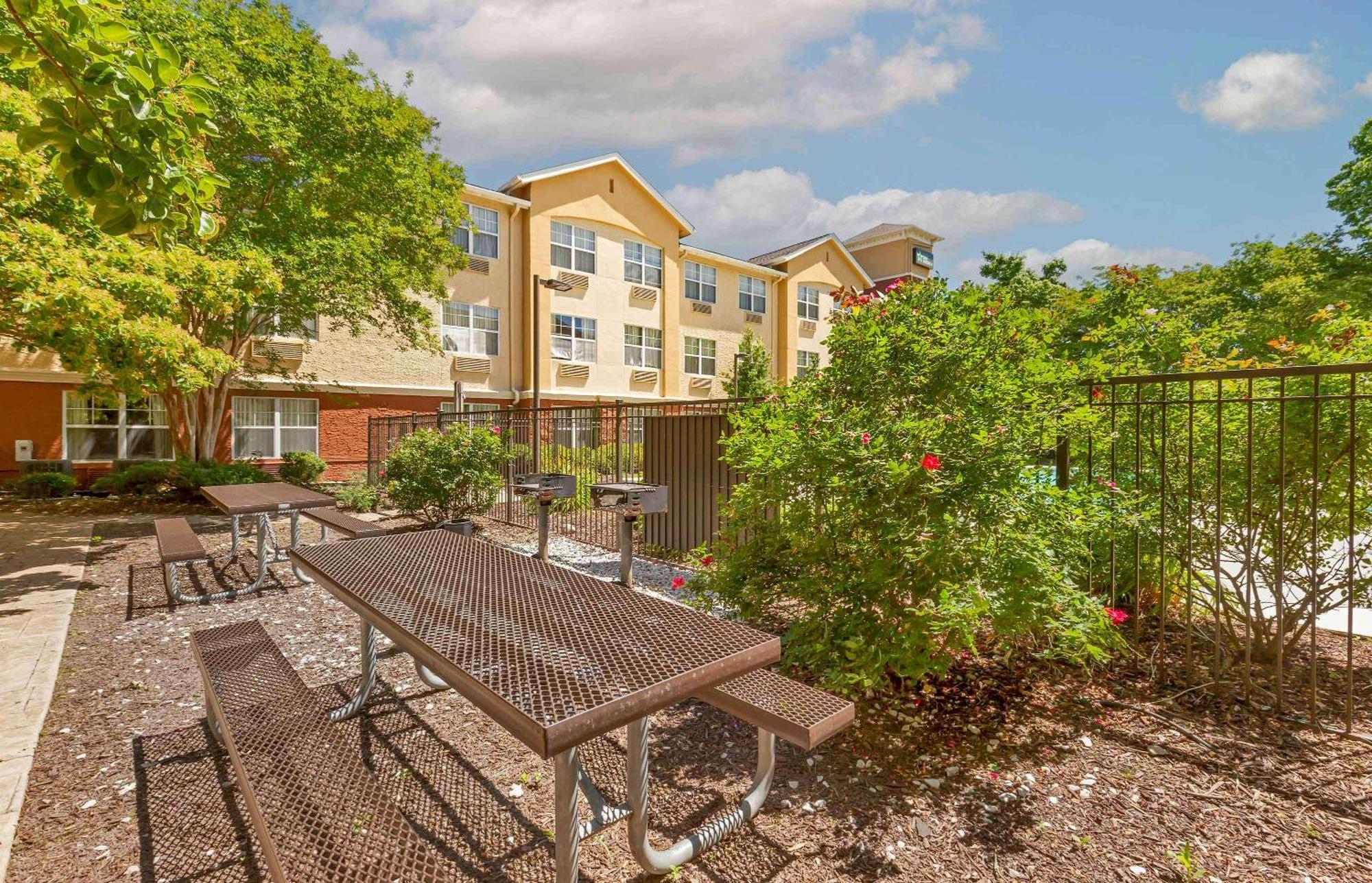 Extended Stay America Suites - Raleigh - Rtp - 4919 Miami Blvd Durham Exterior foto